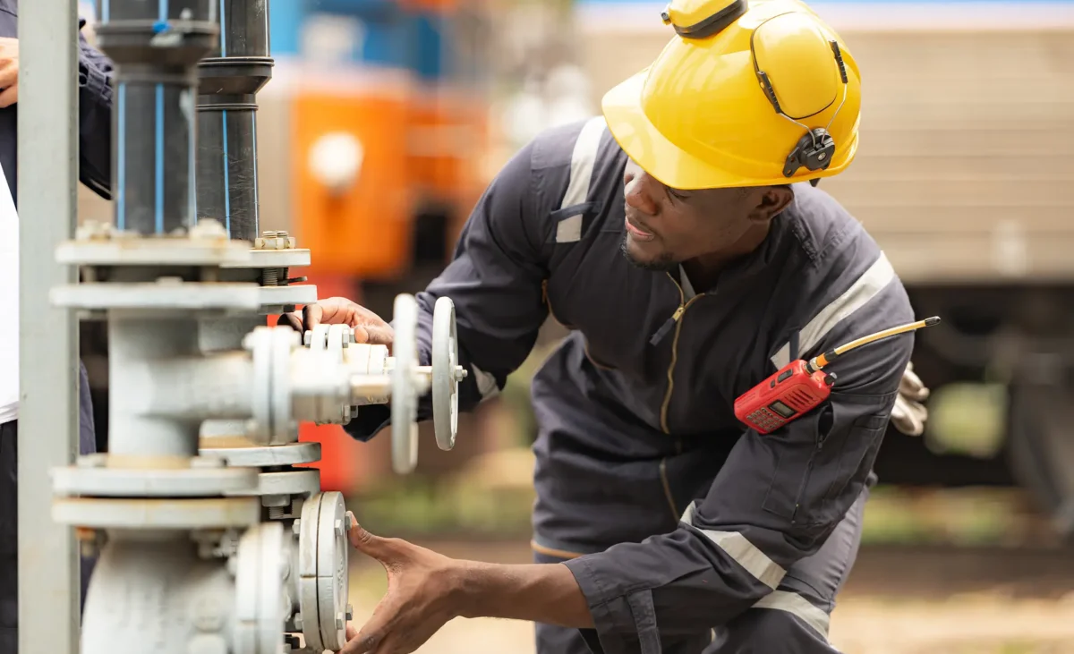railway-technicians-and-engineers-inspect-is-being-2026-03-16-05-10-03-utc